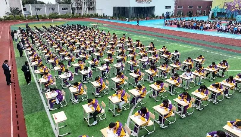 泸州市雁林高级中学首届师生“规范字书写大赛”